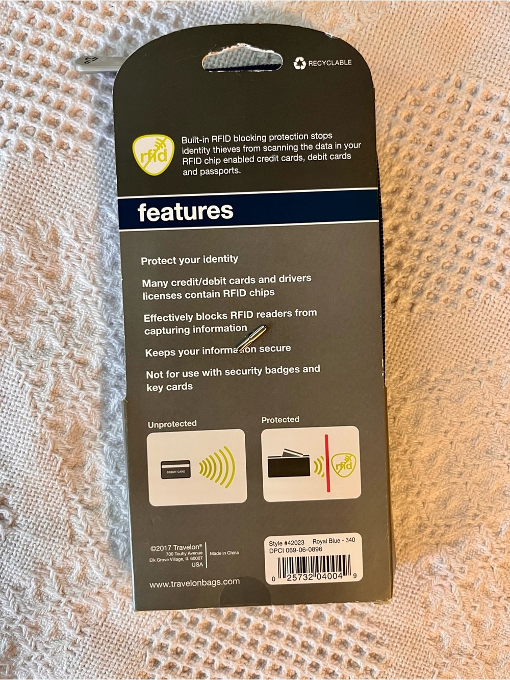 🍀 FREE in bundle* NEW Travelon RFID Blocking Wallet - Dark Blue - Picture 2 of 5